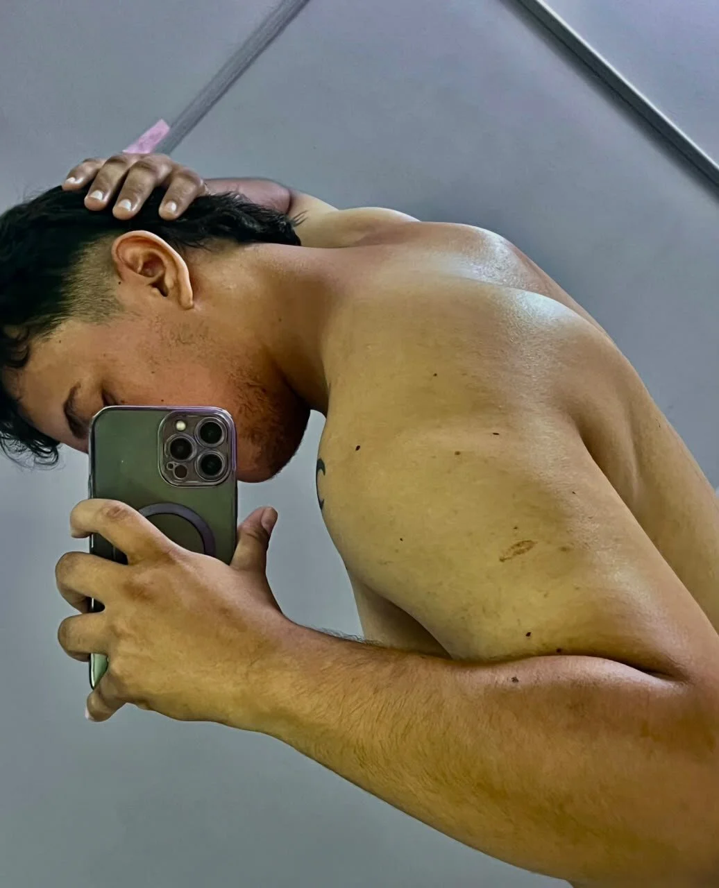 Трендове зображення  4047 LOGAN_STEEL_CR