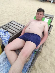 Adam_ray Public Immagine 