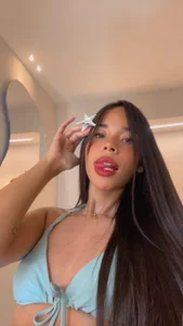 Milleradhara24 No necesito mostrar mucho… mi energía ya lo dice todo.” Bilde 4