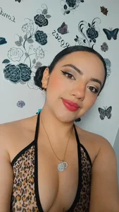 emiily_curlyの😘🤤の 2枚の写真