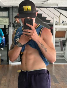 Dylanwhite23_: gym ( 2 фото)