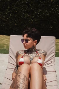 AliceShazaham_ FACE THE FIRE Foto 3