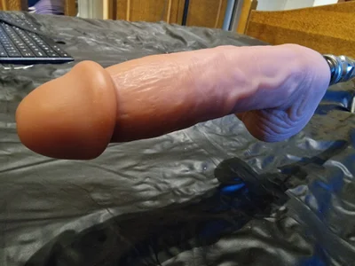 Naughty_toysboy My fuckmachine that can be activated by tipping Immagine 