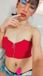 ReyshelSwith Come and enjoy this hot girl 🔥 Pic 3