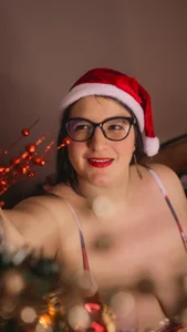 Soe_Lara Merry Christmas Pic