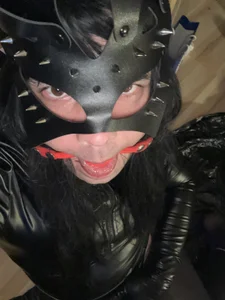 NylonSlave32 Public Foto 2