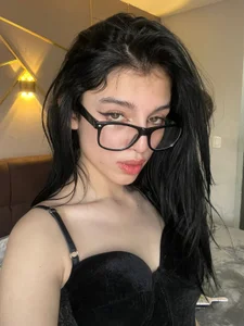 miss_meegan Nice to me you, darling🖤 Gambar