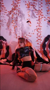 TaiteBayles Public зображення