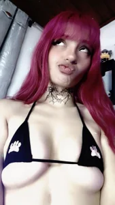 evie_cloud: 🖤🩷🖤 ( фото)