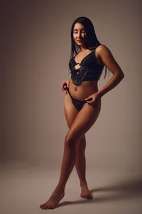 emiily_s sexy black.. Pic