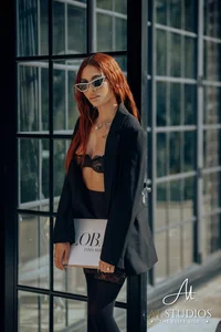 Soft Confidence de TaniaSmith1  4 Imagens