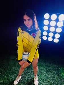kassandra_james ⚽ What team are you from? Come tell me 💕 Pic