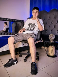 Oliver_Benedet Public Foto