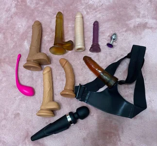 BIGbootyFOXX My toys Pic 2