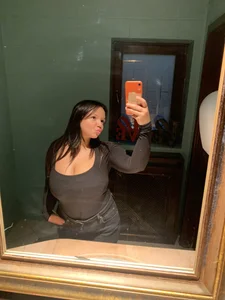 CelesteBailey Going Outside зображення 9