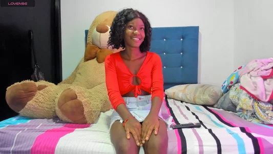 Camila_Vixen1 Public Pic 3