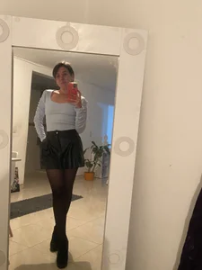 Valeriana00 Half pants Pic 3