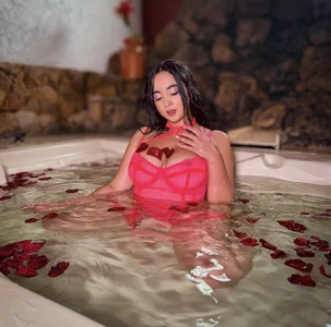 alisonnwalker2025のa sweet rose bath🌹🌹🌹の 6枚の写真