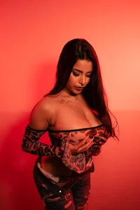 Iara_Smith1のtiger girl premiunの 4枚の写真