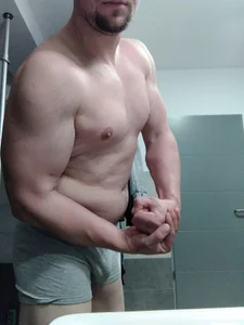 Regularfucker28 Public Pic 4