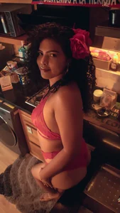 Come and get to know me. de ms_ivanna  2 photos
