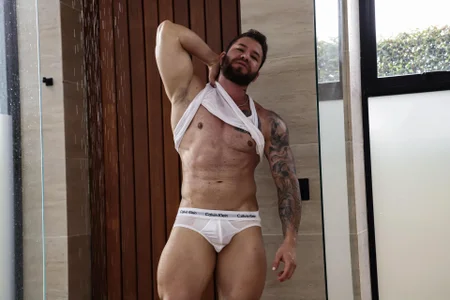 new pics de delessandro_world  3 photos