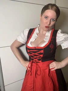 Exotic-Desire Dirndl Fotos Oktoberfest 사진 5