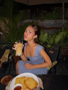 oliviathegreat phawty for frenchkiss Pic