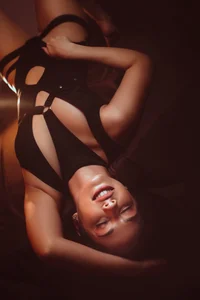 A little more of me de Zoe_Bae  5 Imagens