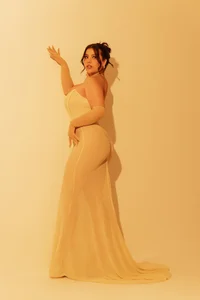 CandaseRussell The elegance of desire in its most intimate form Gambar