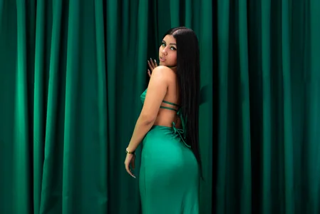 Larabrooks The elf's treasure 💚 Pic 3