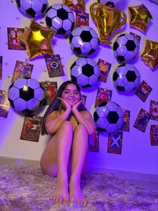 Wonderkloe_ World Cup final 💙🤍💙🤍 Pic 3