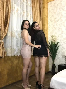 Val & Olivia de VallerieJones Foto 6