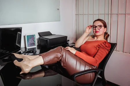 Viictoria-Jones Sweet and Naughty Secretary Pic 9