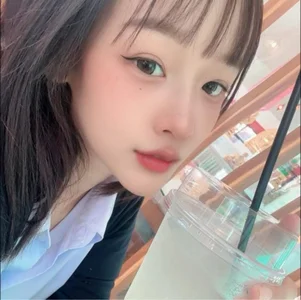 zghn88の新人二号女主小萝莉New Actress No. 2の 5枚の写真