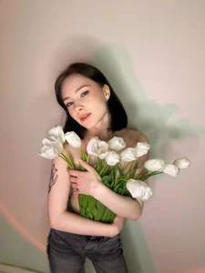 LanaBlu_ Flower Seduction Pic