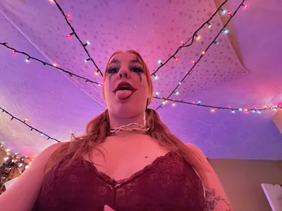 WinterSinclaire19 clownin around Pic 3