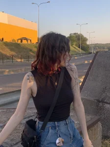 Try Not to Stare od ShirleyNibbs  2 snímek