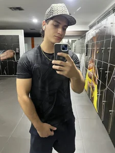 apolo_moon_ In gym Billede