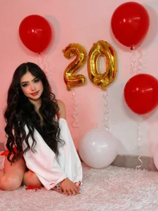 Little_arii 🥂 My birthday 20 Pic 3