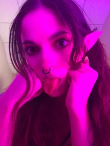 BratzieDarsie very cutie pink light Pic