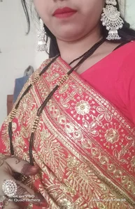 Hot_Bhabhi-ji Public Pic 4