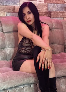 Agatha_Leon_ look me Poză 5