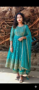 Aarti_01 Public 사진