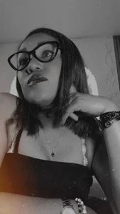 kamala_a 🤍🖤 টি ছবি
