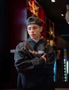 SebastianReed_ Playing games 😈 Foto 3