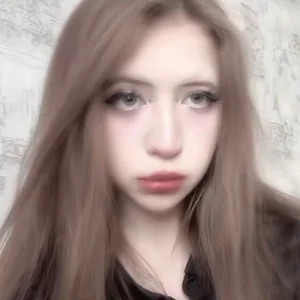 Public od YasmineGuelpa  snímek