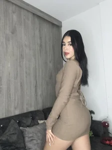 zoee_jackson Beautiful dress🤎 Foto 2