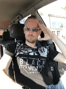 Happy_Michal Public Foto 6