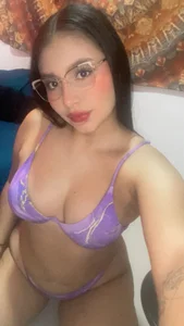 Ambermuse7 kullanıcısının Purple XOXO albümü -  4 fotoğraf